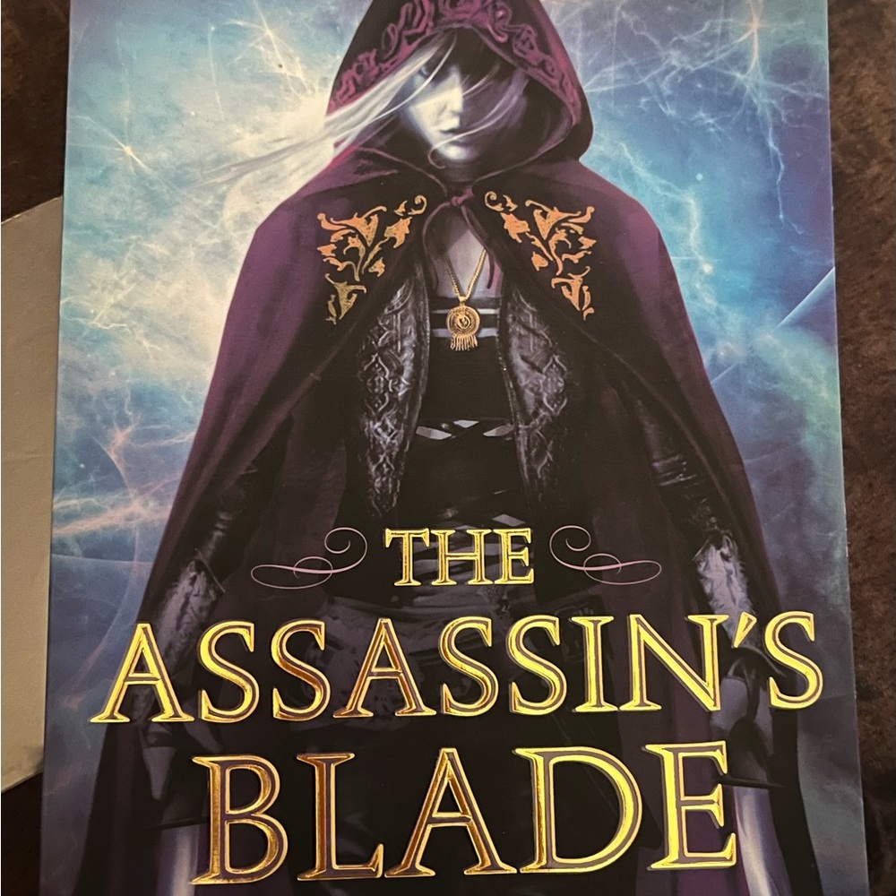 The Assassin's Blade by Sarah J. Maas, Purple Cloak Fantasy Cover, Paperback - Picture 5 of 5